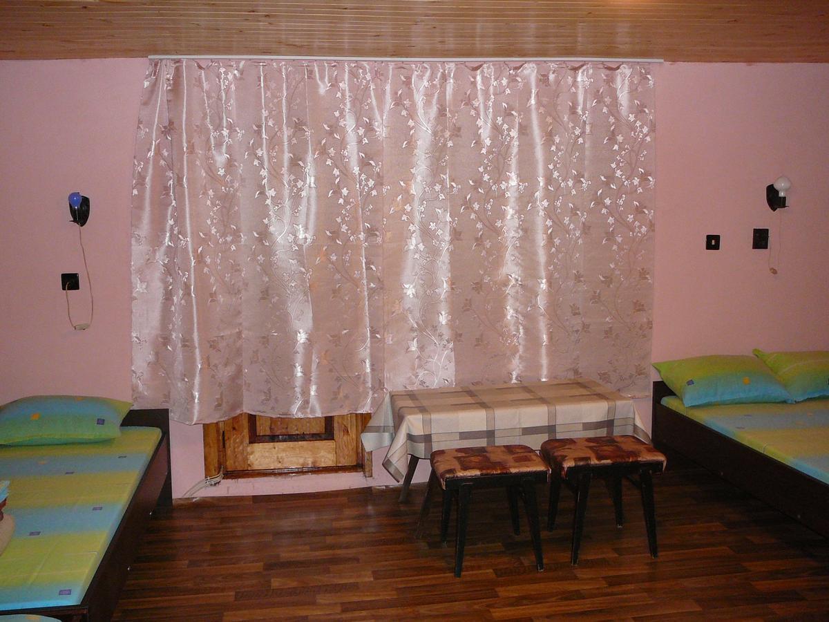 Mountain Sun Guest House Chiflik Exterior foto